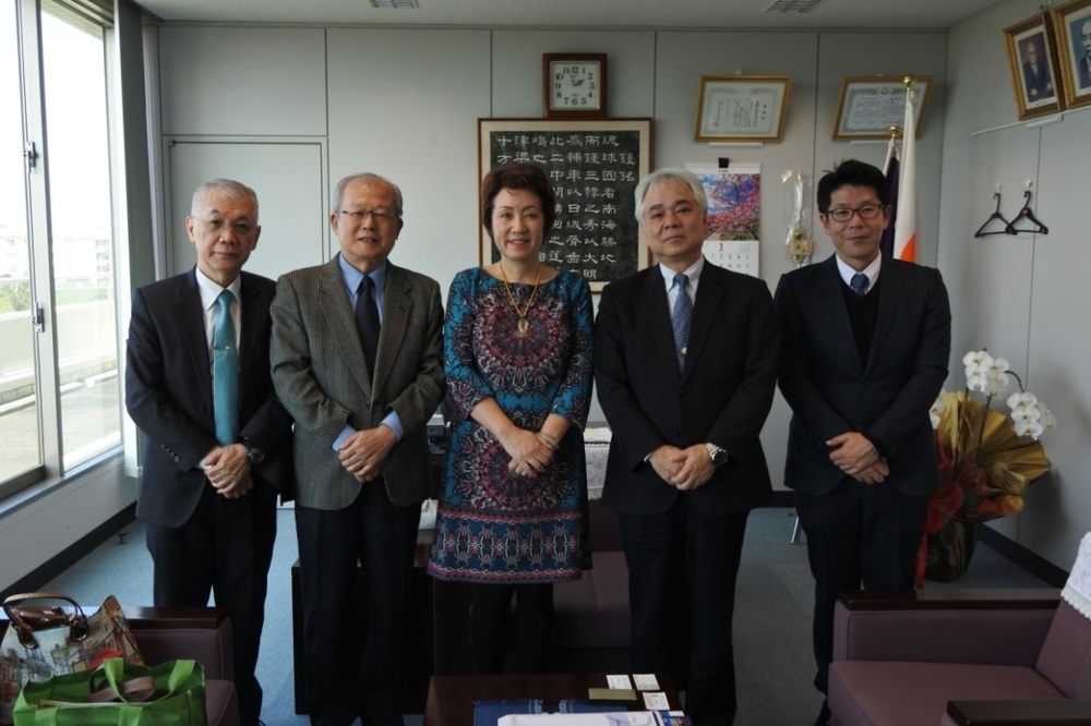 葉哲正董事長與趙順文講座教授拜會沖繩經營協會山城常務圖片
